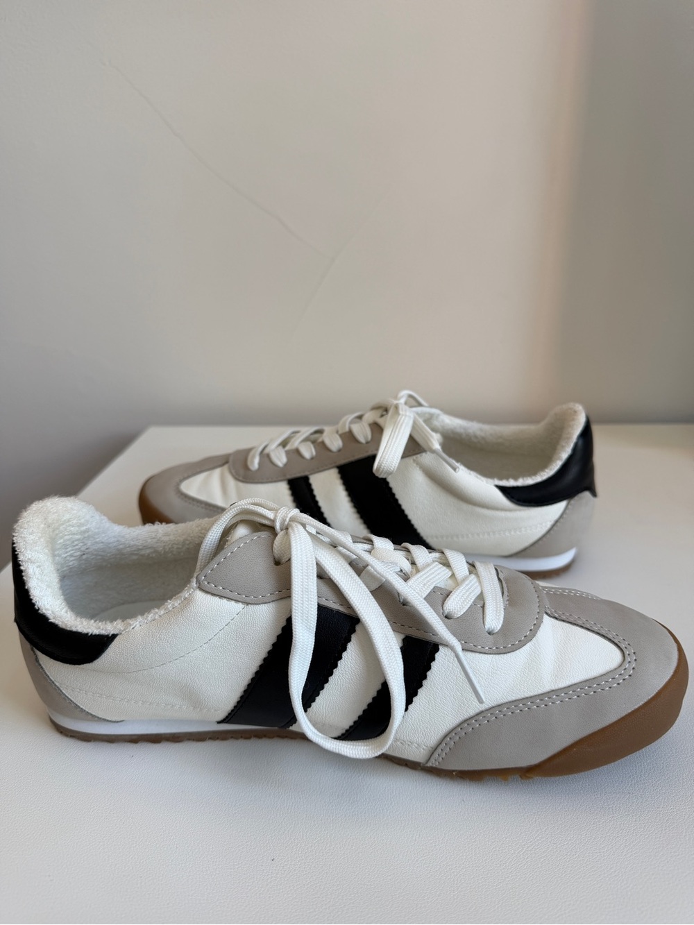 DV by Dolce Vita White, Black & Gray Retro Athletic Sneakers